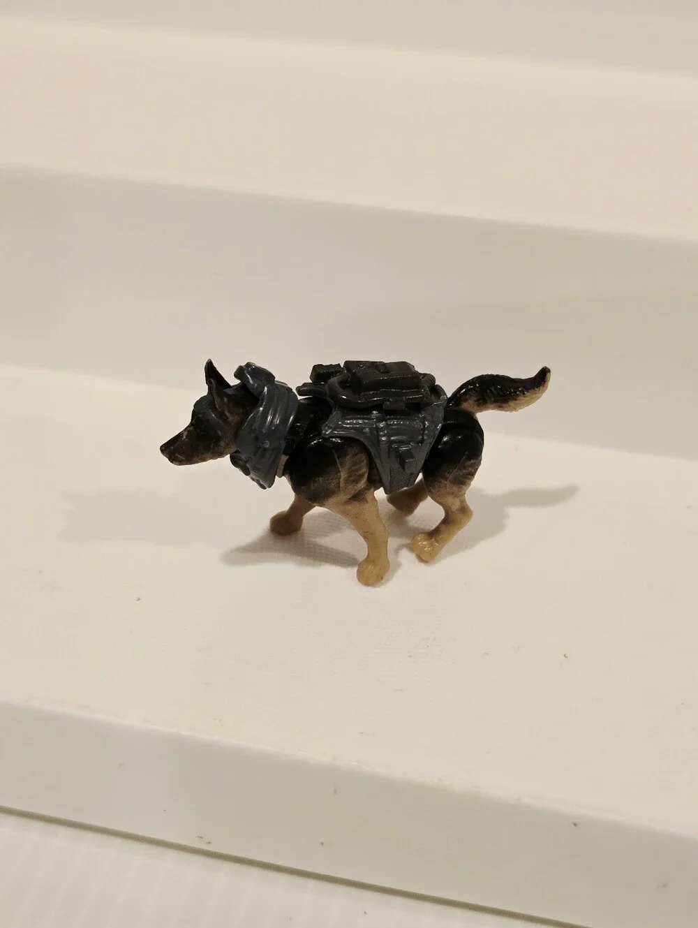Mega Bloks Halo NMPD Officer and German Shepherd Figure Set